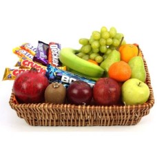 Crunchy Bar Fruit Basket
